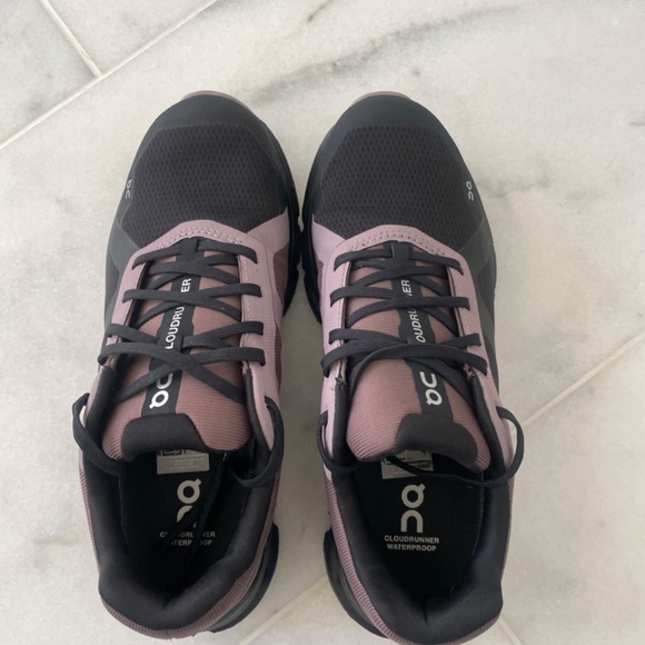 On cloud cloudrunner 7.5 - Picture 3 of 8